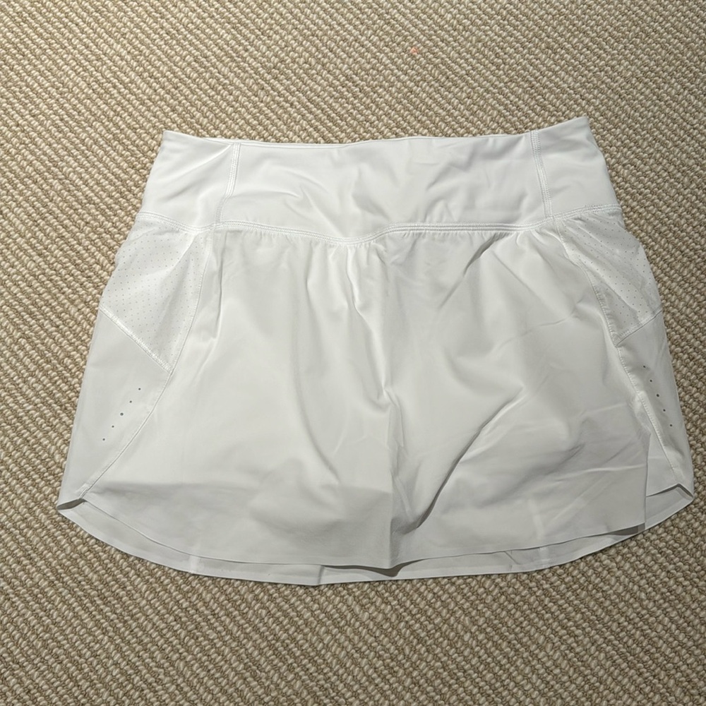 Athleta medium white “Run with it” skort, never worn!